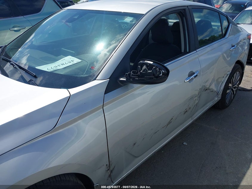 2023 Nissan Altima VIN 1N4BL4DV4PN405214 IAAI salvage auction — LEFT SIDE, Salvage Title, sold $7,700 on 2026-08-24 (photo 6)