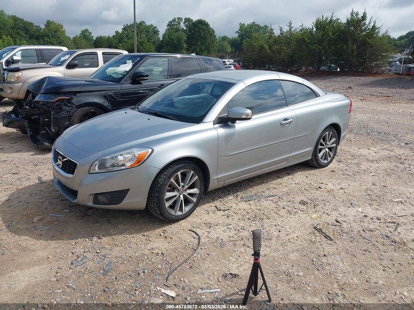 2011 Volvo C70 VIN YV1672MC0BJ120569 IAAI salvage auction — SIDE, Salvage (North Carolina), sold $1,350 on 2026-08-17 (photo 2)