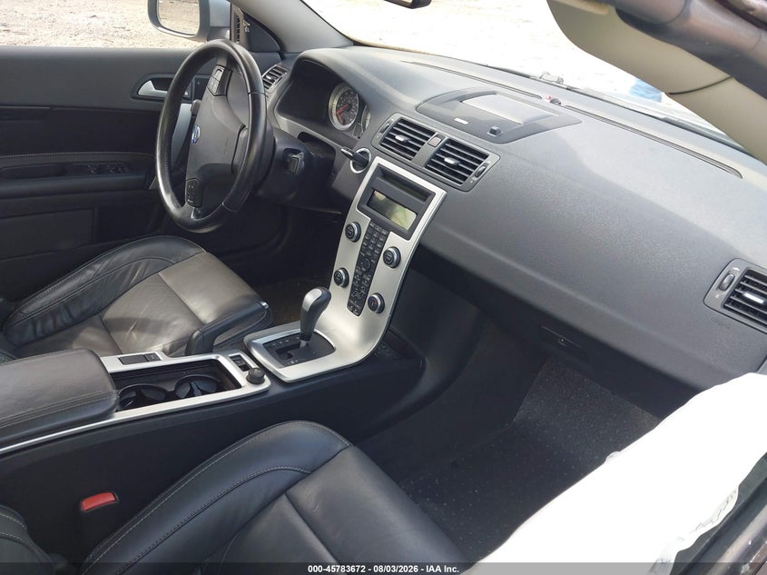 2011 Volvo C70 VIN YV1672MC0BJ120569 IAAI salvage auction — SIDE, Salvage (North Carolina), sold $1,350 on 2026-08-17 (photo 5)