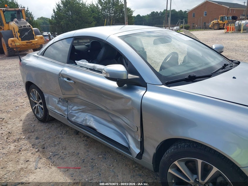 2011 Volvo C70 VIN YV1672MC0BJ120569 IAAI salvage auction — SIDE, Salvage (North Carolina), sold $1,350 on 2026-08-17 (photo 6)