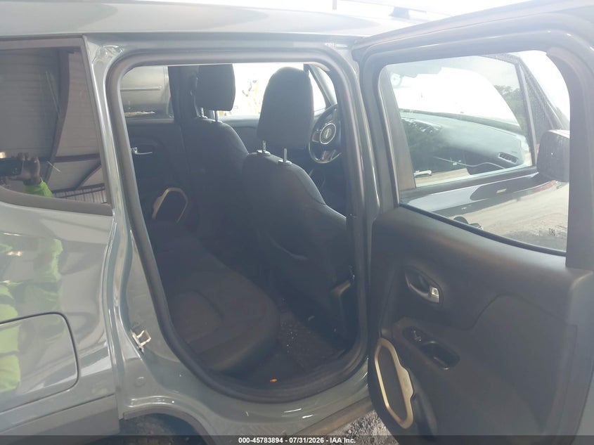 2017 Jeep Renegade VIN ZACCJABB7HPF73840 IAAI salvage auction — ENGINE DAMAGE, Salvage Title, sold $1,275 on 2026-08-07 (photo 8)