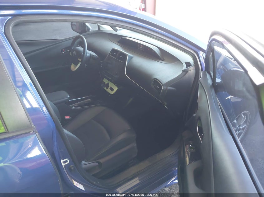 2017 Toyota Prius VIN JTDKARFU6H3537986 IAAI salvage auction — LEFT & RIGHT, Salvage Title, sold $2,250 on 2026-08-20 (photo 5)