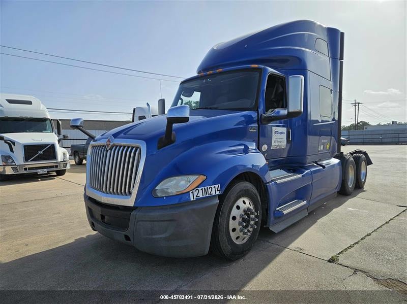 2020 International Lt VIN 3HSDZAPR5LN851229 IAAI salvage auction — REPOSSESSION, Clear (Texas), sold $22,000 on 2026-08-05 (photo 2)