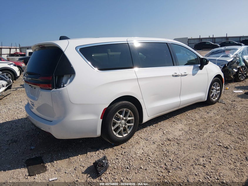 2026 Chrysler Pacifica VIN 2C4RC1BG6TR209672 IAAI salvage auction — REAR END, Salvage Title, sold $8,200 on 2026-08-19 (photo 4)