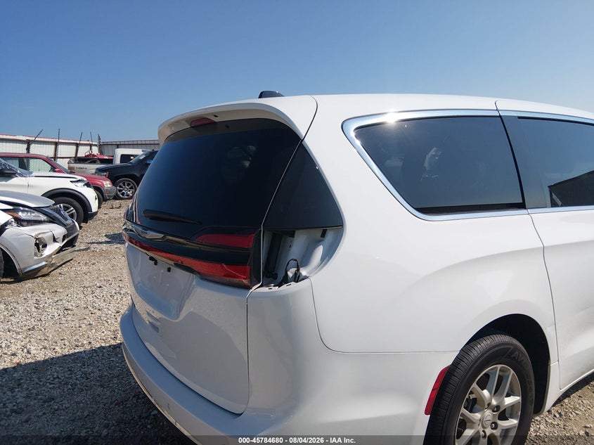 2026 Chrysler Pacifica VIN 2C4RC1BG6TR209672 IAAI salvage auction — REAR END, Salvage Title, sold $8,200 on 2026-08-19 (photo 6)