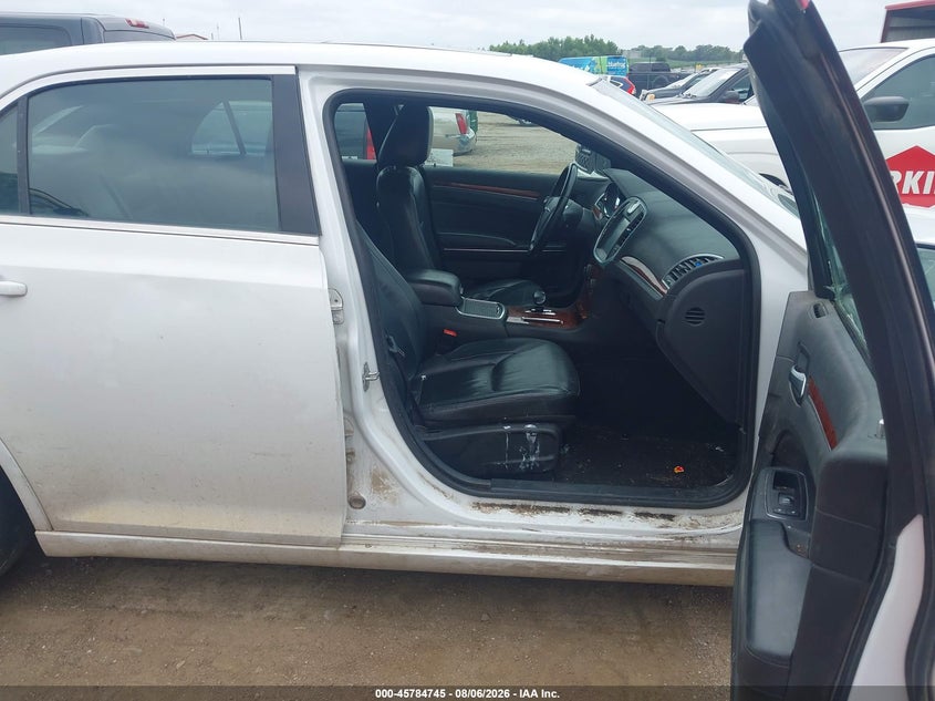 2014 Chrysler 300 VIN 2C3CCAAG2EH380570 IAAI salvage auction — NORMAL WEAR, Salvage Title, sold $675 on 2026-09-11 (photo 5)