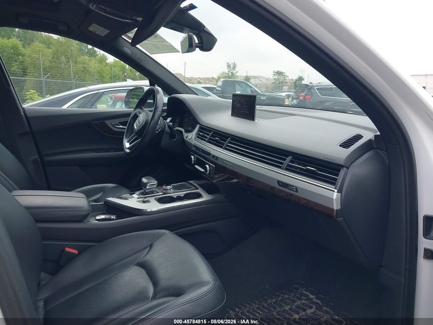 2019 Audi Q7 VIN WA1LHAF7XKD039166 IAAI salvage auction — LEFT FRONT, Salvage (Illinois), sold $11,100 on 2026-09-04 (photo 5)