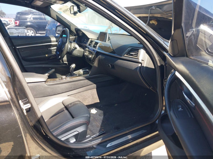 2016 BMW 3er VIN WBA8E9C54GK647884 IAAI salvage auction — UNKNOWN, Salvage Title, sold $575 on 2026-08-19 (photo 5)