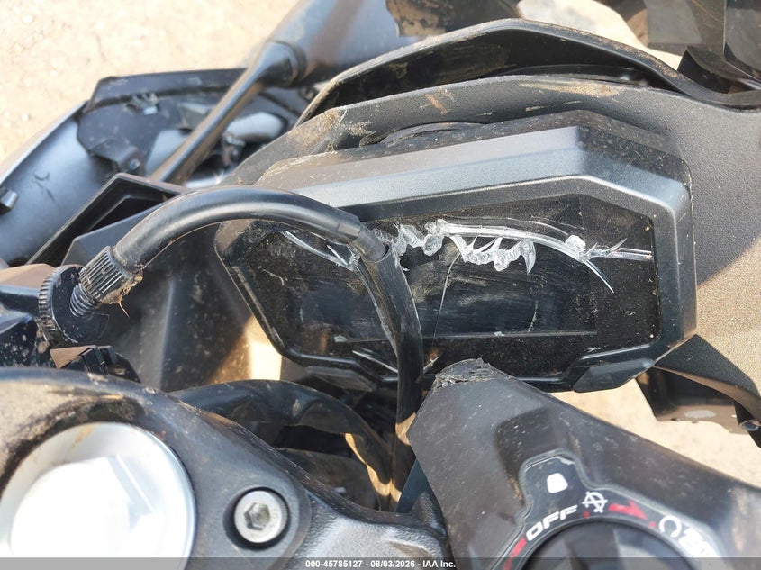 2025 Kawasaki Ninja VIN ML5EXGJ17SDA67348 IAAI salvage auction — FRONT & REAR, Wait Title, sold $500 on 2026-09-06 (photo 7)