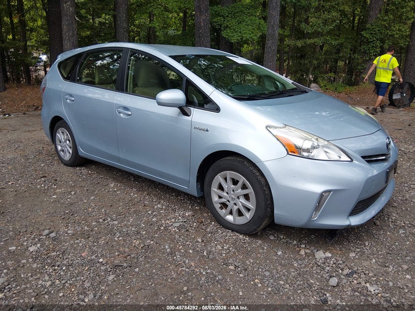2013 Toyota Prius v VIN JTDZN3EU2D3200596 — IAAI salvage auction photo