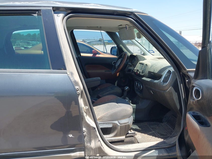 2014 Fiat 500l VIN ZFBCFADH4EZ007668 IAAI salvage auction — NORMAL WEAR, Salvage Title, sold $125 on 2026-08-06 (photo 5)