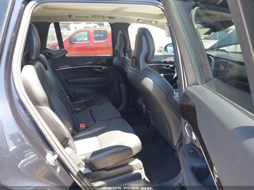 2017 Volvo Xc90 VIN YV4102KK2H1141301 IAAI salvage auction — NORMAL WEAR, Salvage Title, sold $1,050 on 2026-08-13 (photo 8)