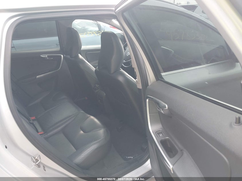 2014 Volvo Xc60 VIN YV4902DZ9E2500369 IAAI salvage auction — NORMAL WEAR, Clear (Indiana), sold $1,050 on 2026-08-12 (photo 8)