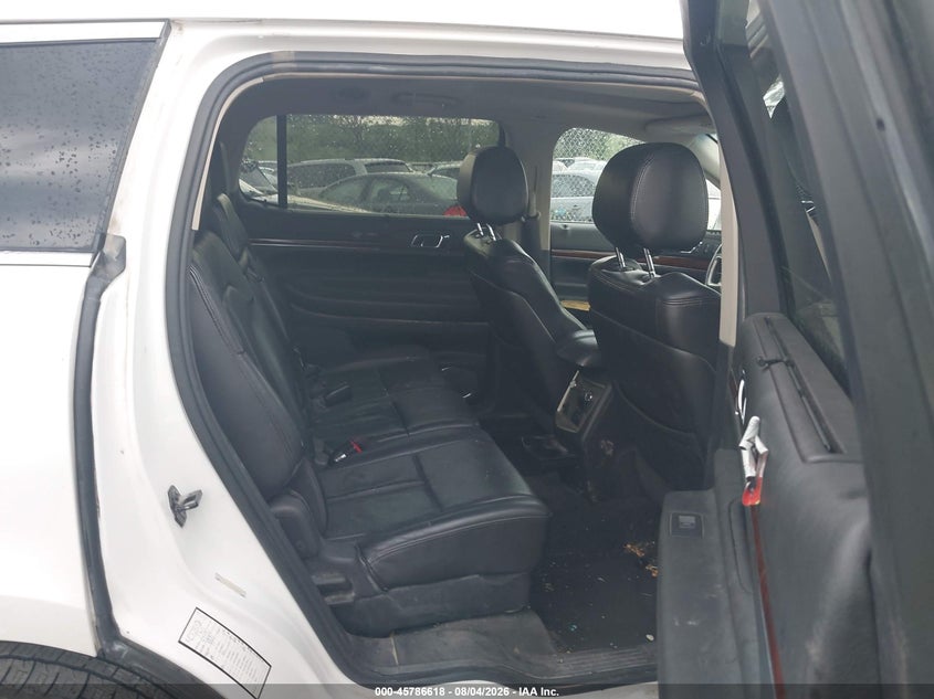 2012 Lincoln Mkt VIN 2LMHJ5FRXCBL50936 IAAI salvage auction — RIGHT FRONT, Salvage (Iowa), sold $450 on 2026-09-02 (photo 8)