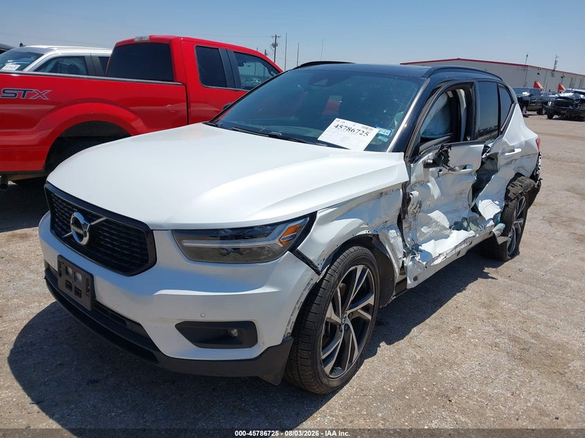 2022 Volvo Xc40 VIN YV4AC2HM9N2700221 IAAI salvage auction — SIDE, Salvage Title, sold $4,250 on 2026-08-27 (photo 2)