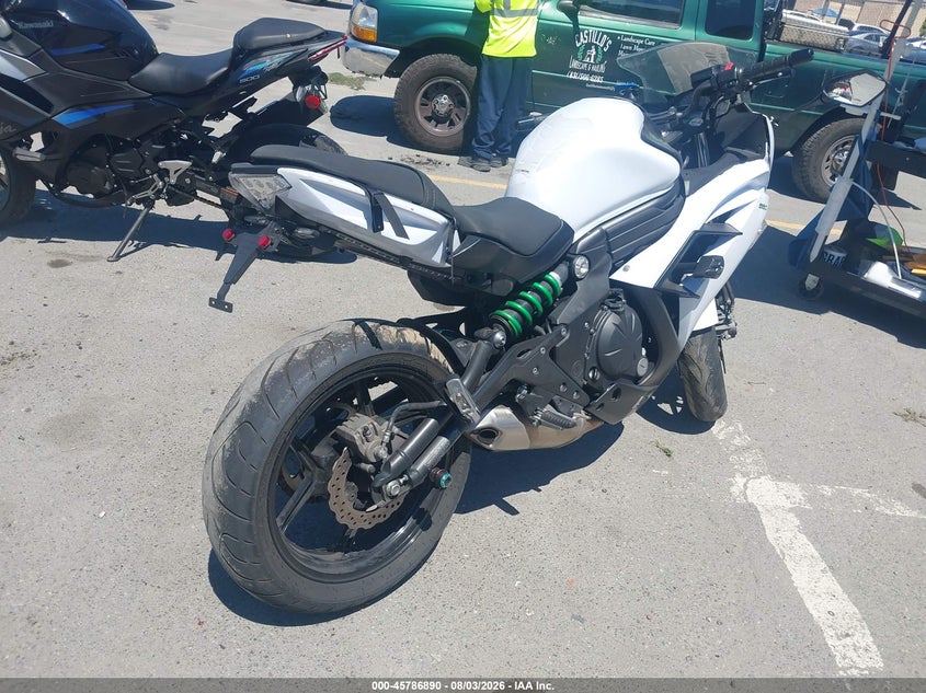 2015 Kawasaki Ninja VIN JKAEXEE12FDA19907 IAAI salvage auction — SIDE, Wait Title, sold $275 on 2026-10-21 (photo 4)