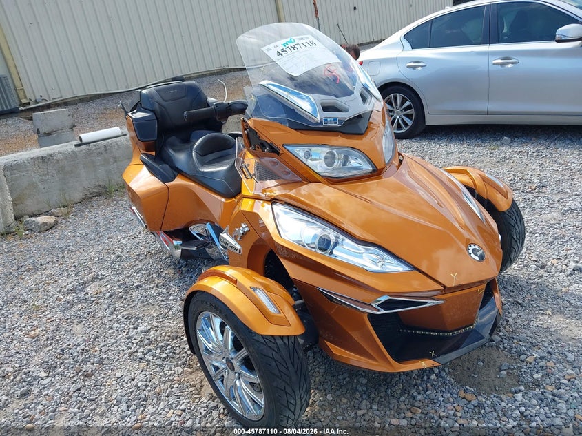 2014 Can-am/ brp Spyder VIN 2BXNBDD14EV002039 IAAI salvage auction — ROLLOVER, Salvage Title, sold $3,200 on 2026-09-25 (photo 1)