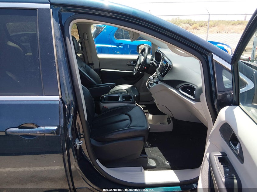 2023 Chrysler Pacifica VIN 2C4RC1BG0PR627568 IAAI salvage auction — NORMAL WEAR, Salvage Title, sold $9,300 on 2026-08-19 (photo 5)