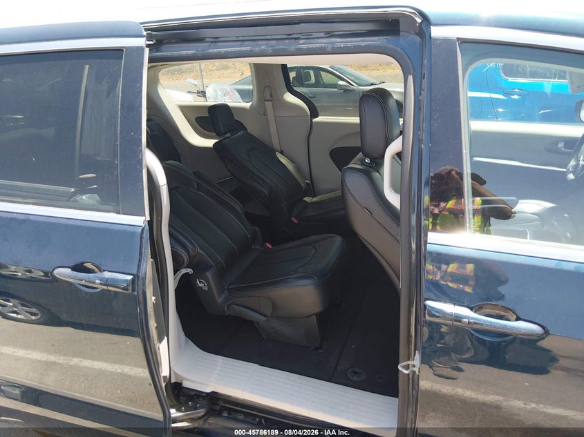 2023 Chrysler Pacifica VIN 2C4RC1BG0PR627568 IAAI salvage auction — NORMAL WEAR, Salvage Title, sold $9,300 on 2026-08-19 (photo 8)