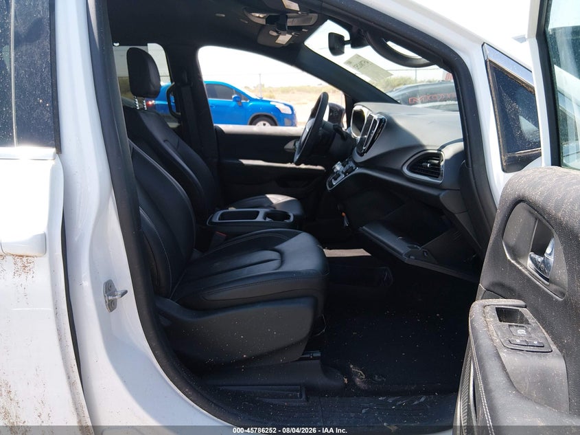 2025 Chrysler Pacifica VIN 2C4RC1BG1SR600372 IAAI salvage auction — FRONT END, Salvage Title, sold $9,300 on 2026-08-19 (photo 5)