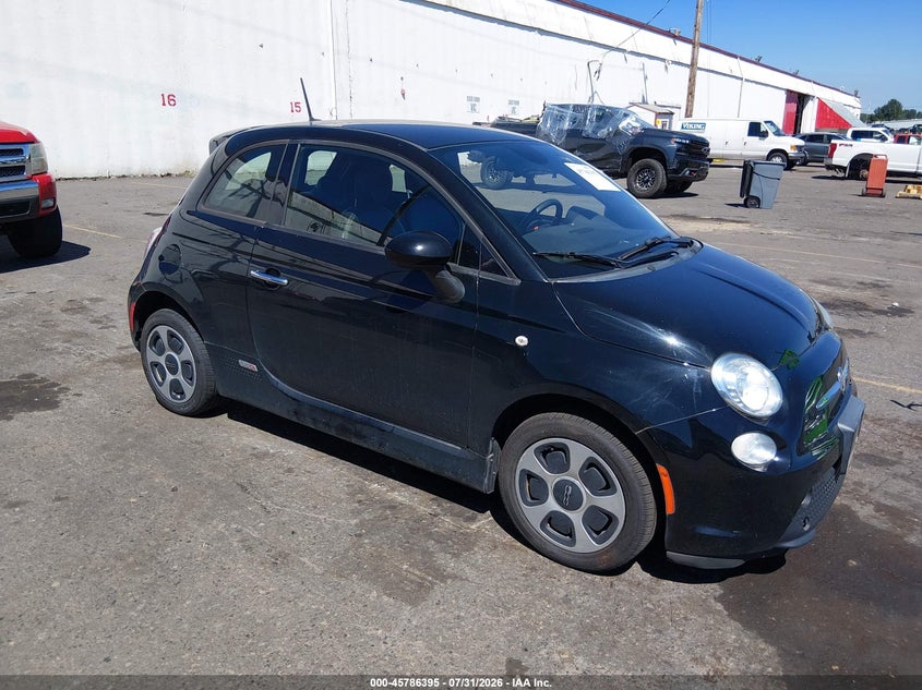 2015 Fiat 500 VIN 3C3CFFGE7FT647463 IAAI salvage auction — NORMAL WEAR, Wait Title, sold $175 on 2026-08-13 (photo 1)