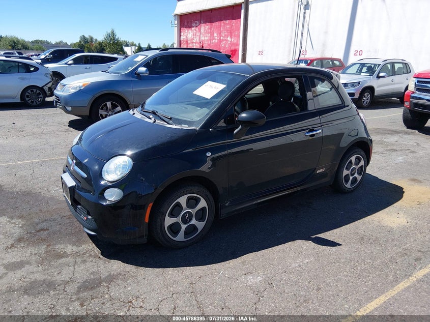 2015 Fiat 500 VIN 3C3CFFGE7FT647463 IAAI salvage auction — NORMAL WEAR, Wait Title, sold $175 on 2026-08-13 (photo 2)
