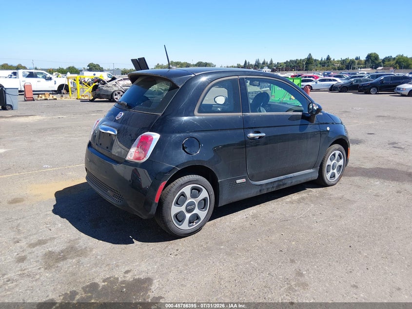 2015 Fiat 500 VIN 3C3CFFGE7FT647463 IAAI salvage auction — NORMAL WEAR, Wait Title, sold $175 on 2026-08-13 (photo 4)