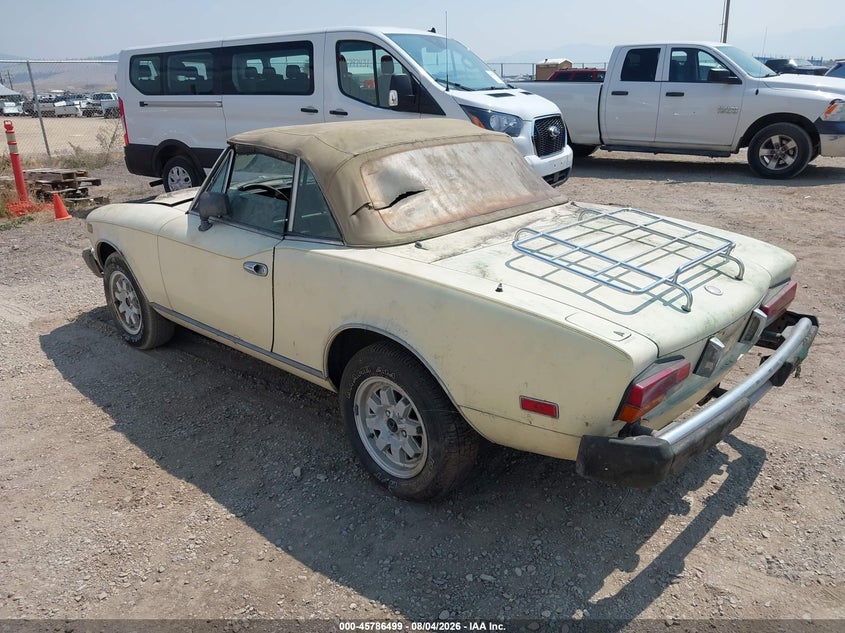 1982 Fiat 124 spider VIN ZFAAS00B1C8189190 IAAI salvage auction — NORMAL WEAR, Clear (Montana), sold $875 on 2026-08-12 (photo 3)
