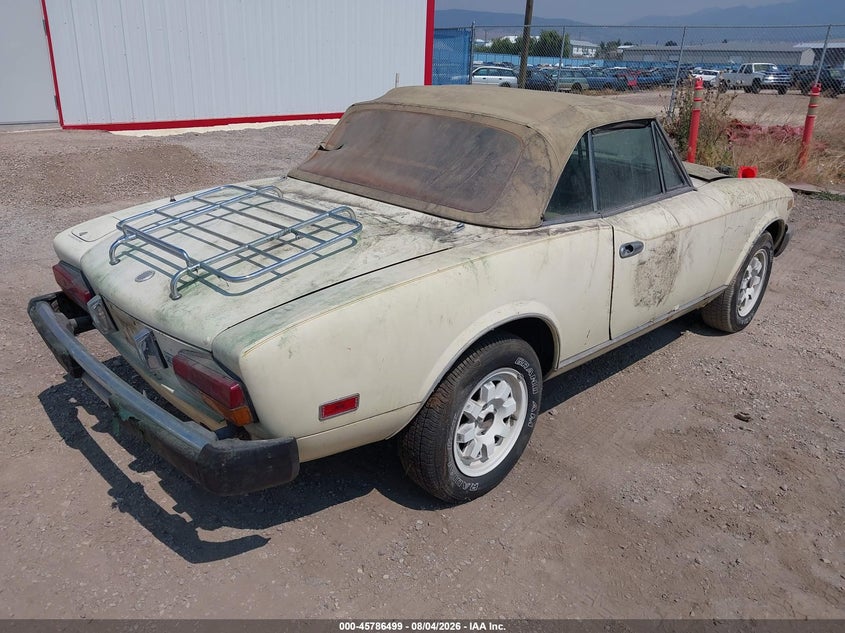 1982 Fiat 124 spider VIN ZFAAS00B1C8189190 IAAI salvage auction — NORMAL WEAR, Clear (Montana), sold $875 on 2026-08-12 (photo 4)