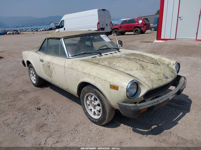 1982 Fiat 124 spider VIN ZFAAS00B1C8189190 IAAI salvage auction — NORMAL WEAR, Clear (Montana), sold $875 on 2026-08-12 (photo 6)