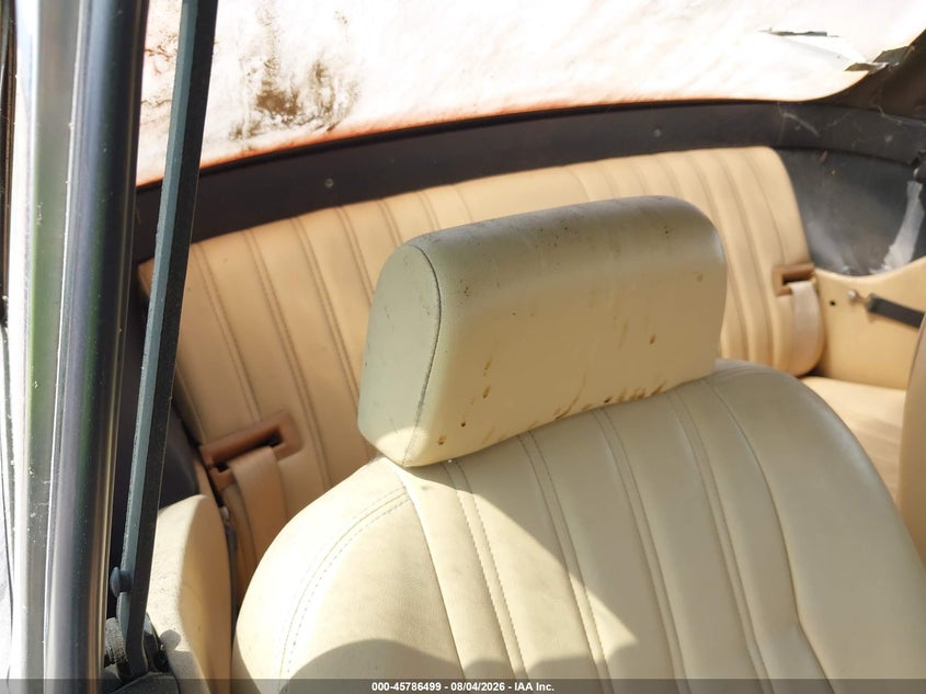 1982 Fiat 124 spider VIN ZFAAS00B1C8189190 IAAI salvage auction — NORMAL WEAR, Clear (Montana), sold $875 on 2026-08-12 (photo 8)