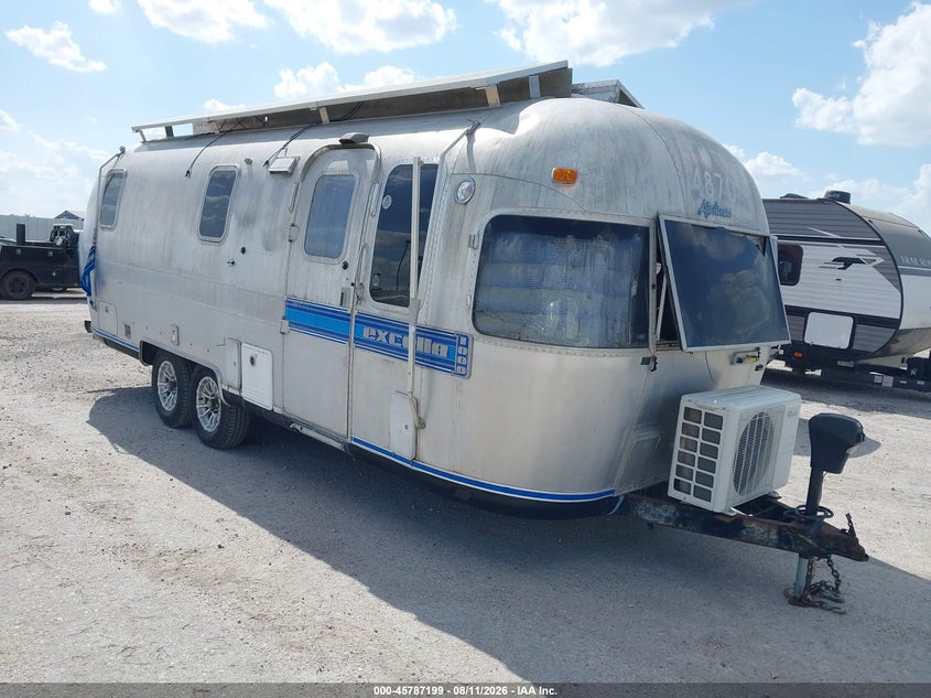 1989 Airstream 29 VIN 1STGEAJ29KJ506589 IAAI salvage auction — Burn Interior, Salvage (Texas), sold $0 on 2026-10-05 (photo 1)