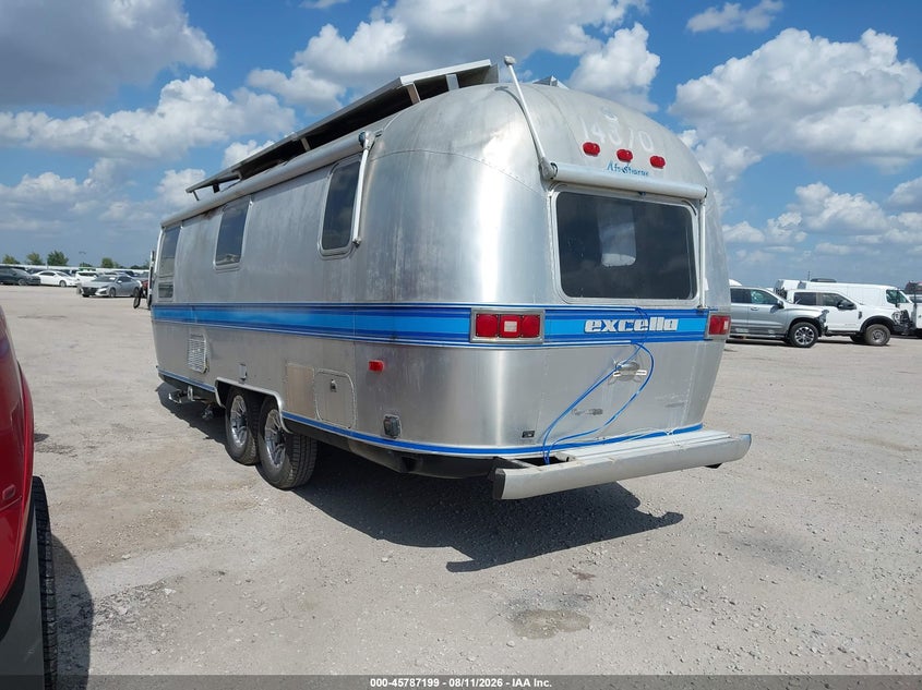 1989 Airstream 29 VIN 1STGEAJ29KJ506589 IAAI salvage auction — Burn Interior, Salvage (Texas), sold $0 on 2026-10-05 (photo 3)