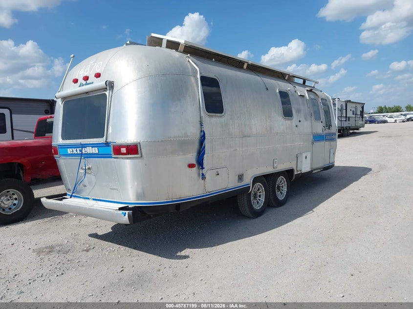 1989 Airstream 29 VIN 1STGEAJ29KJ506589 IAAI salvage auction — Burn Interior, Salvage (Texas), sold $0 on 2026-10-05 (photo 4)