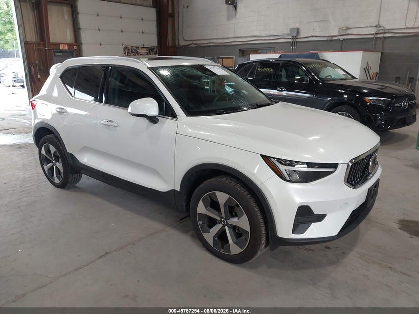 2025 Volvo Xc40 VIN YV4L12UJ0S2510992 — IAAI salvage auction photo