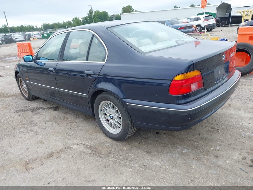 2000 BMW 5 series VIN WBADM6341YGU23354 IAAI salvage auction — NORMAL WEAR, Clear (Virginia), sold $550 on 2026-08-14 (photo 3)