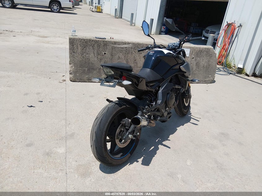 2022 Cf moto 650nk VIN LCEPEVLB0N6000014 IAAI salvage auction — FRONT END, Salvage (Texas), sold $950 on 2026-09-17 (photo 4)