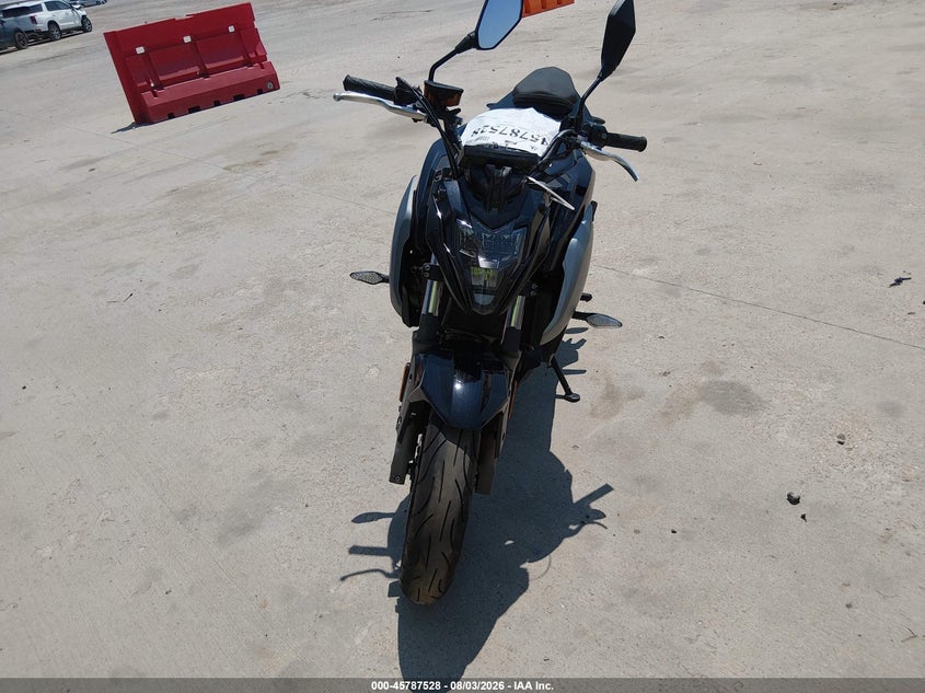 2022 Cf moto 650nk VIN LCEPEVLB0N6000014 IAAI salvage auction — FRONT END, Salvage (Texas), sold $950 on 2026-09-17 (photo 5)