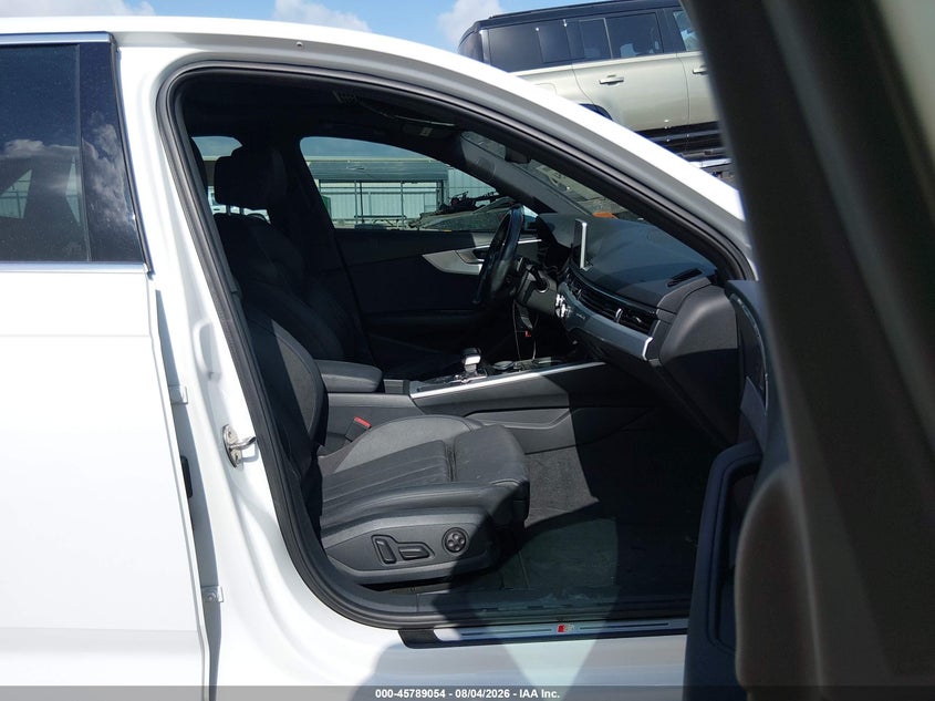 2017 Audi A4 VIN WAUENAF44HN000179 IAAI salvage auction — FRONT END, Salvage Title, sold $7,000 on 2026-09-05 (photo 5)