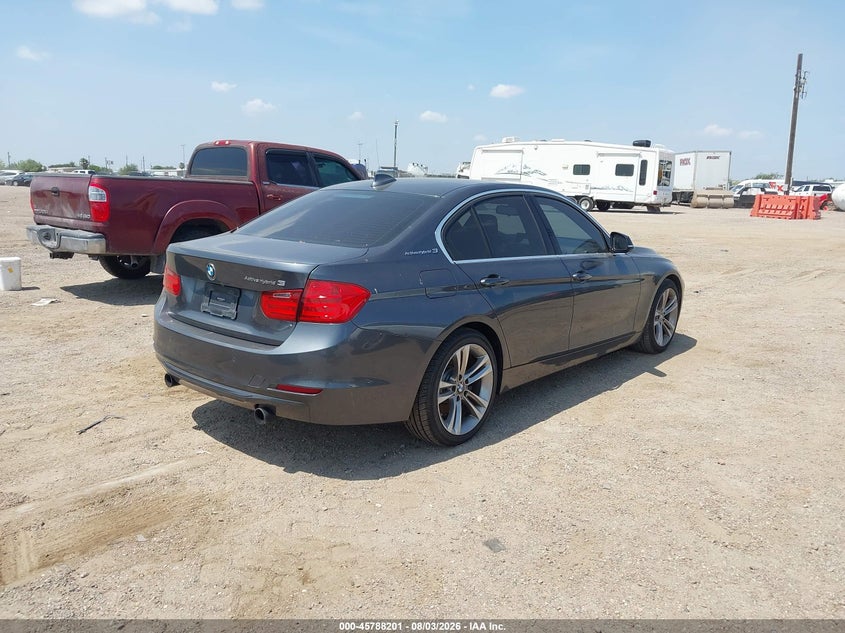 2013 BMW 3er VIN WBA3F9C55DF483900 IAAI salvage auction — NORMAL WEAR, Original (Texas), sold $2,150 on 2026-08-19 (photo 4)