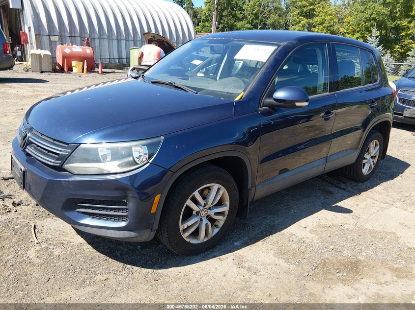 2014 Volkswagen Tiguan VIN WVGBV3AXXEW592370 IAAI salvage auction — NORMAL WEAR, Clear (New Jersey), sold $25 on 2026-08-13 (photo 2)