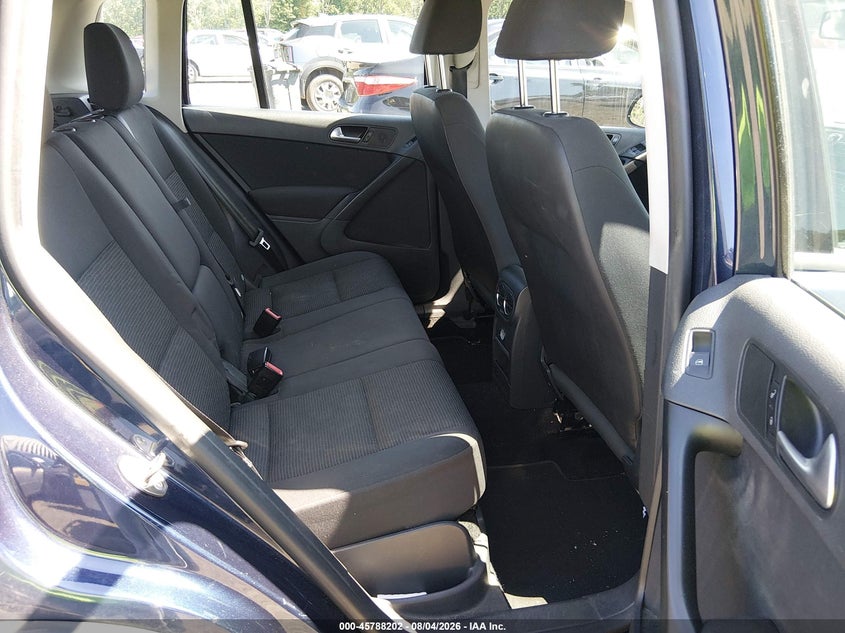 2014 Volkswagen Tiguan VIN WVGBV3AXXEW592370 IAAI salvage auction — NORMAL WEAR, Clear (New Jersey), sold $25 on 2026-08-13 (photo 8)