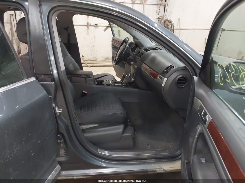 2006 Volkswagen Touareg VIN WVGZG77L16D017219 IAAI salvage auction — NORMAL WEAR, Clear (Pennsylvania), sold $225 on 2026-08-13 (photo 5)