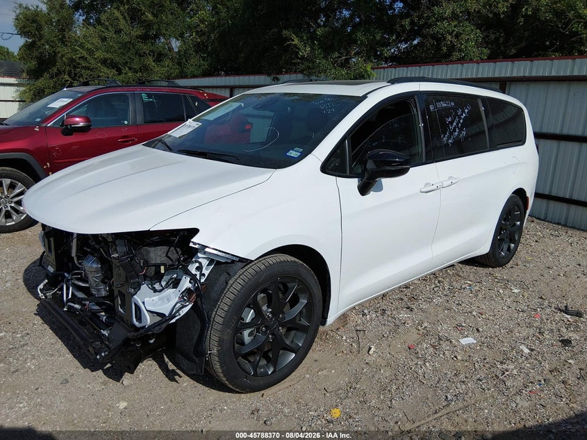 2027 Chrysler Pacifica VIN 2C4RC1GGXVR583570 IAAI salvage auction — FRONT END, Enterprise Vehicles Clear Only (Texas), sold $32,600 on 2026-08-23 (photo 2)