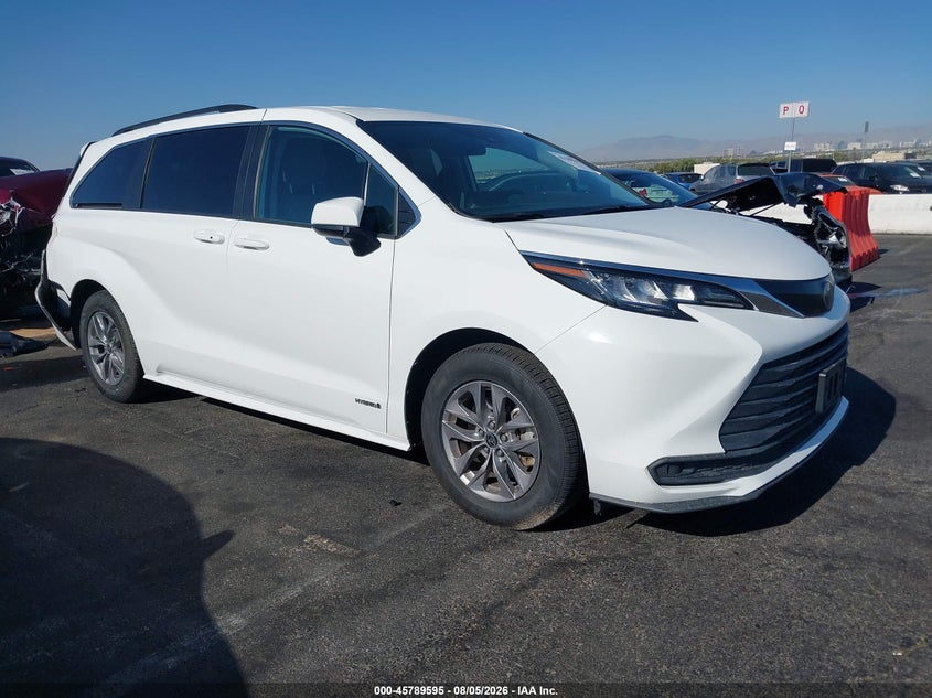 2021 Toyota Sienna VIN 5TDKSKFC0MS039481 — IAAI salvage auction photo