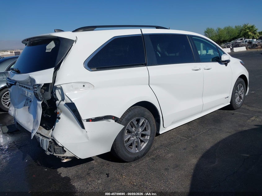 2021 Toyota Sienna VIN 5TDKSKFC0MS039481 IAAI salvage auction — FRONT & REAR, Salvage (California), sold $16,350 on 2026-08-21 (photo 4)