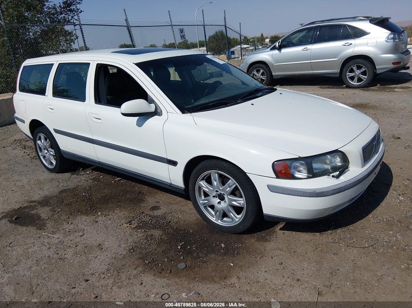 2003 Volvo V70 VIN YV1SJ59H532332210 IAAI salvage auction — NORMAL WEAR, Clear (New Mexico), sold $200 on 2026-08-17 (photo 1)