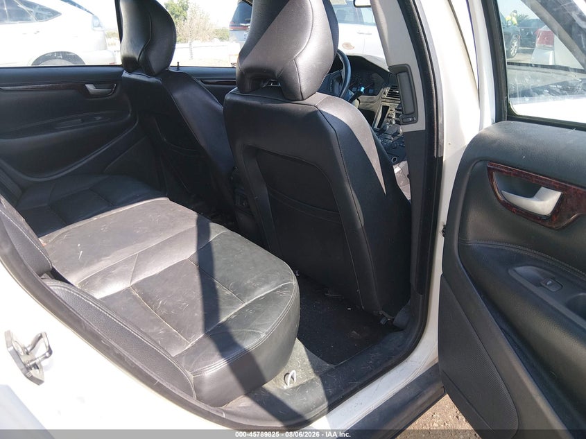 2003 Volvo V70 VIN YV1SJ59H532332210 IAAI salvage auction — NORMAL WEAR, Clear (New Mexico), sold $200 on 2026-08-17 (photo 8)