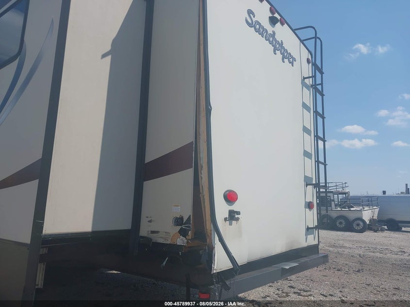 2019 Forest river Sandpiper VIN 4X4FSAP24KJ039022 IAAI salvage auction — REAR END, Salvage (Illinois), sold $12,550 on 2026-09-09 (photo 6)