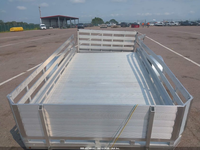 2019 Other Other VIN 5WFBU1219KS011961 IAAI salvage auction — SIDE, Regular (South Dakota), sold $1,225 on 2026-09-15 (photo 8)